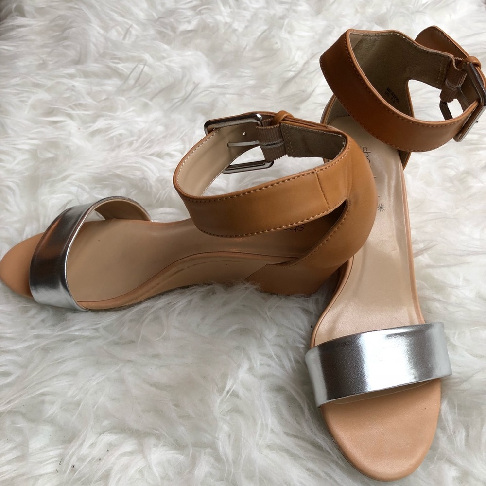 SHOE DAZZLE Nude and Silver Sandals